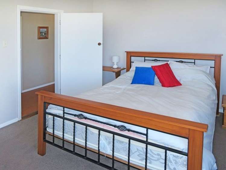 23 Main Road Owaka_7