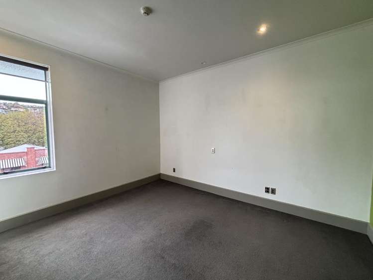 25/2 Victoria Ave City Centre_11