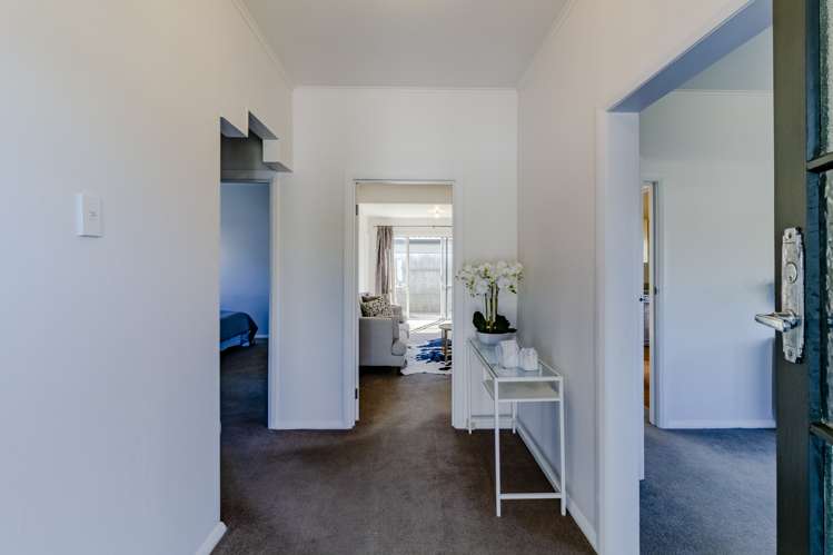 19 Flanders Avenue Onekawa_13