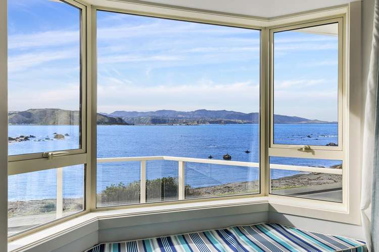 2/420 Queens Drive Lyall Bay_5