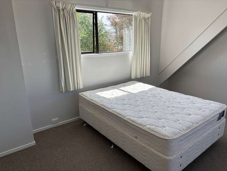 19 Raelene Place Massey_2