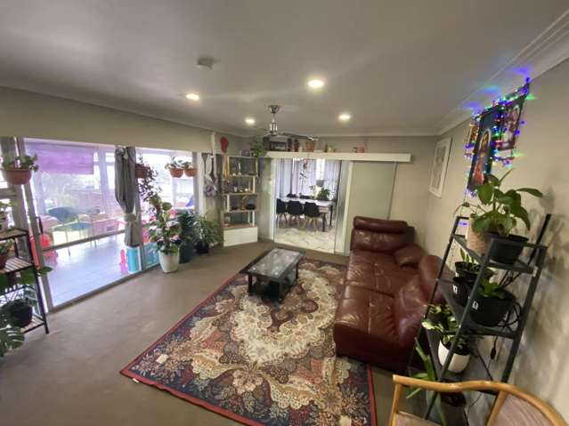 6 Scanlen Terrace Kelston_4