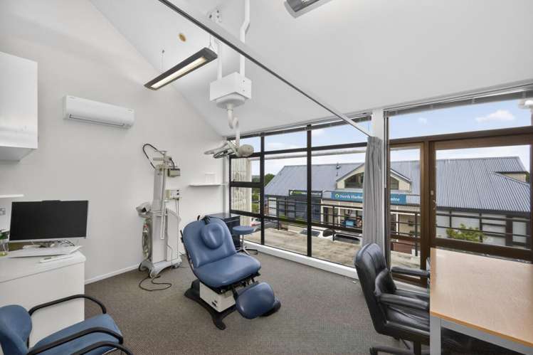 Units S, Q & R, 326 Sunset Road Mairangi Bay_10