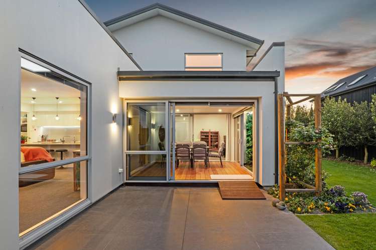 38 Carnaveron Drive Lincoln_12