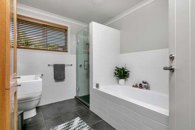 42 Landing Road Titirangi_17