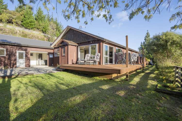 34 Pencarrow Crescent Wainuiomata_12