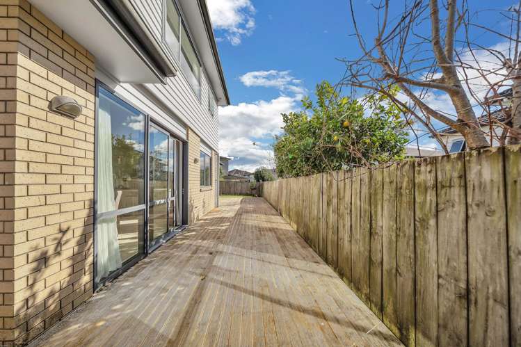 8 Listack Drive Flat Bush_18