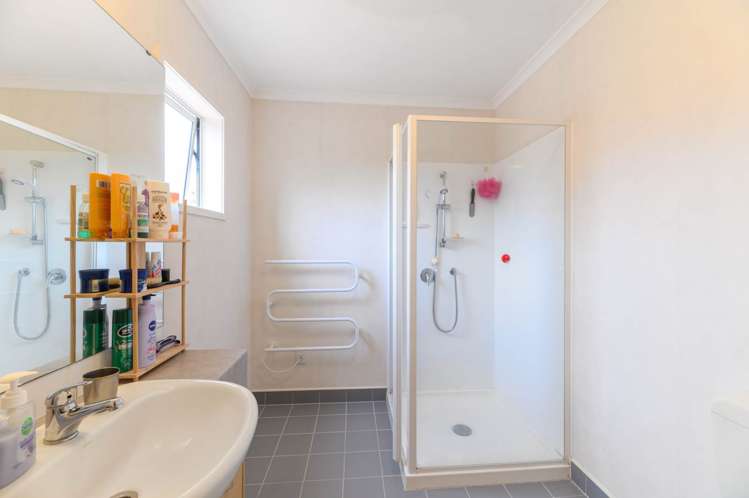 17 Stolford Crescent New Lynn_14