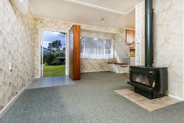 883 Beach Road Waiake_10