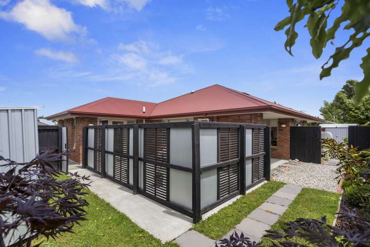 4/7 Wineberry Avenue Amberley_2