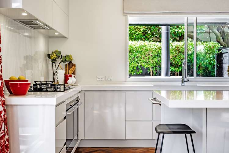 23c Claude Road Epsom_10