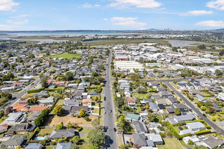 98 Hepburn Road Glendene_16