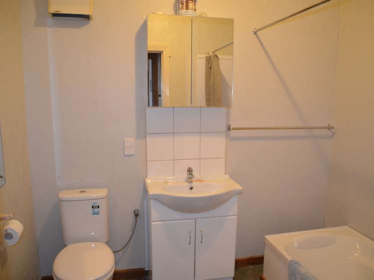 46 Luxmoore Road Waimataitai_31