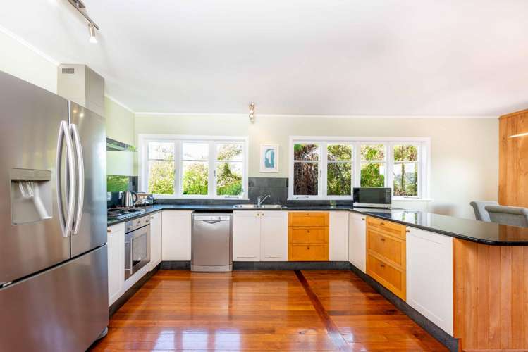 1 Waianga Place Omapere_12