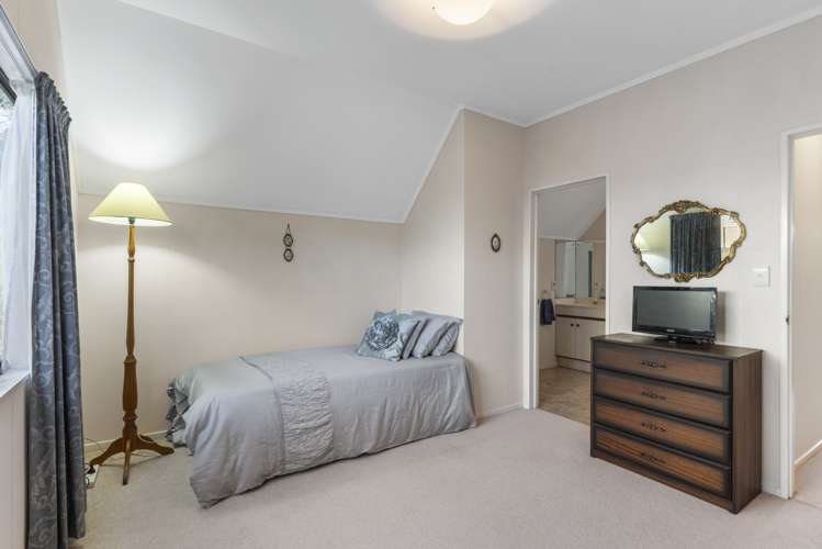 2/13a Eban Avenue Hillcrest_18