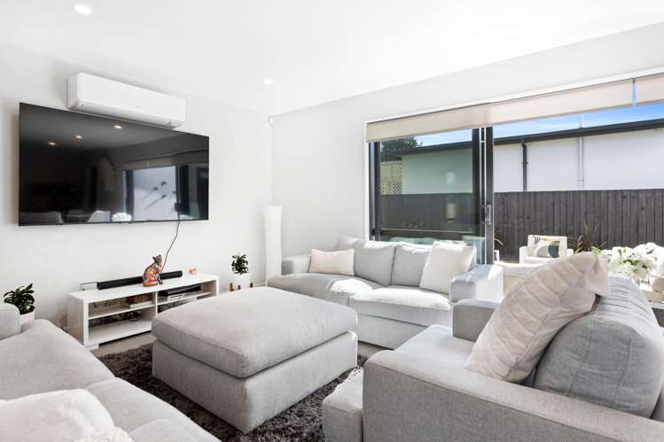 21a Kingsbridge West Burwood_4