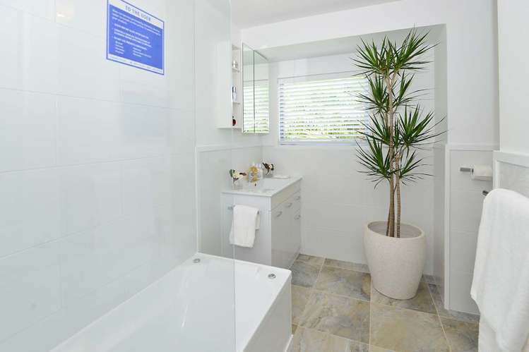 117 Waldorf Crescent Orewa_25