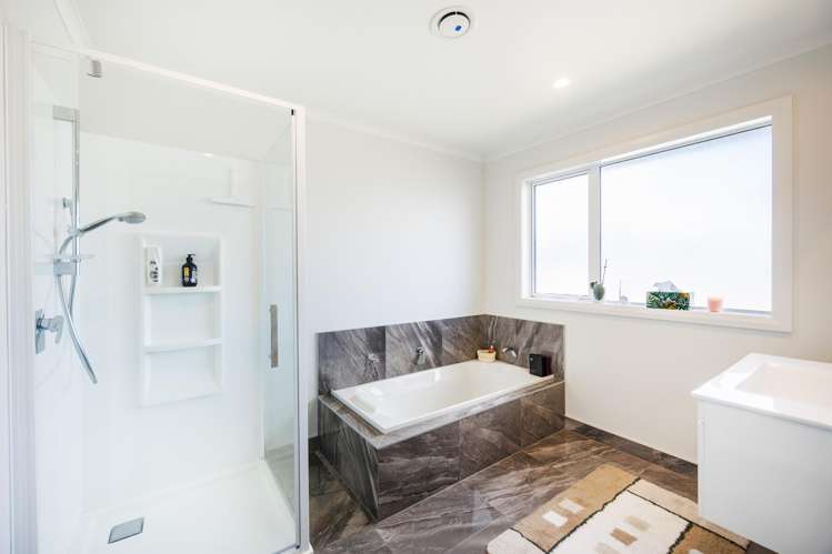 83 Johnstone Drive Fitzherbert_11