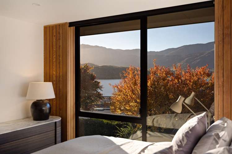 27 Arrowtown-Lake Hayes Road Lake Hayes_12