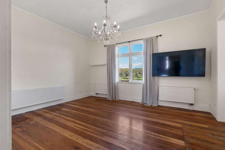 1106 Egmont Road Egmont Village_11