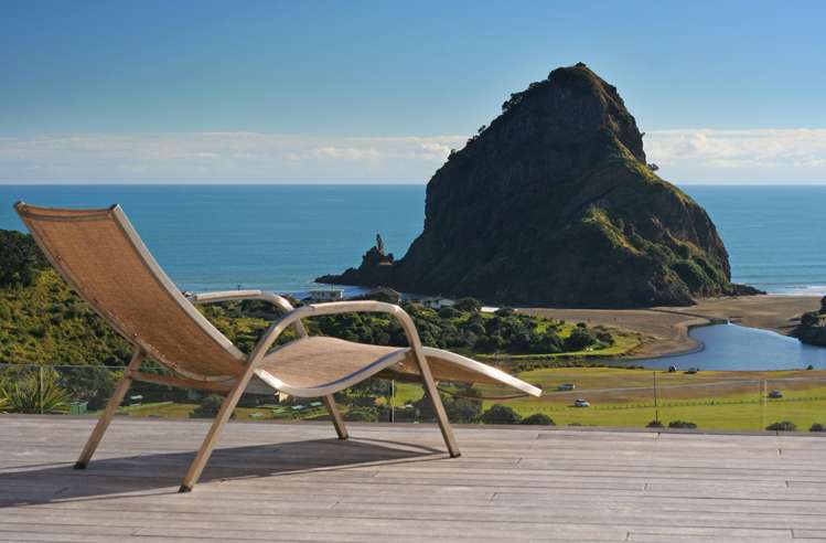 27 Glenesk Road Piha_12