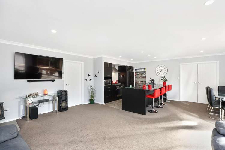 16 Geoff Geering Drive_2