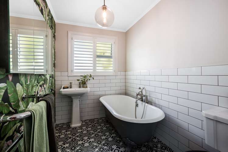 138 Mana Esplanade Paremata_24