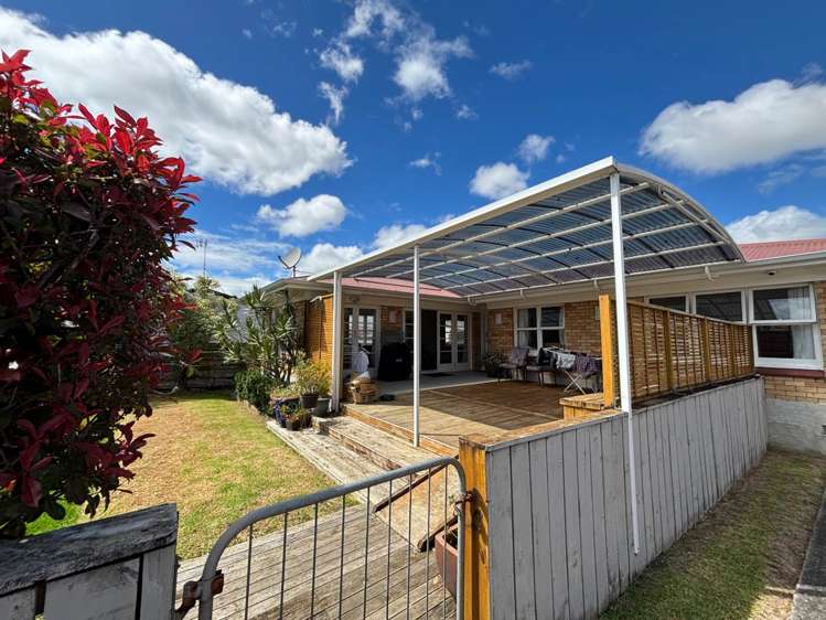 6 Russell Avenue Pukekohe_1