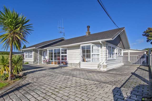 Single-Level Gem - offers around mid $600,000's