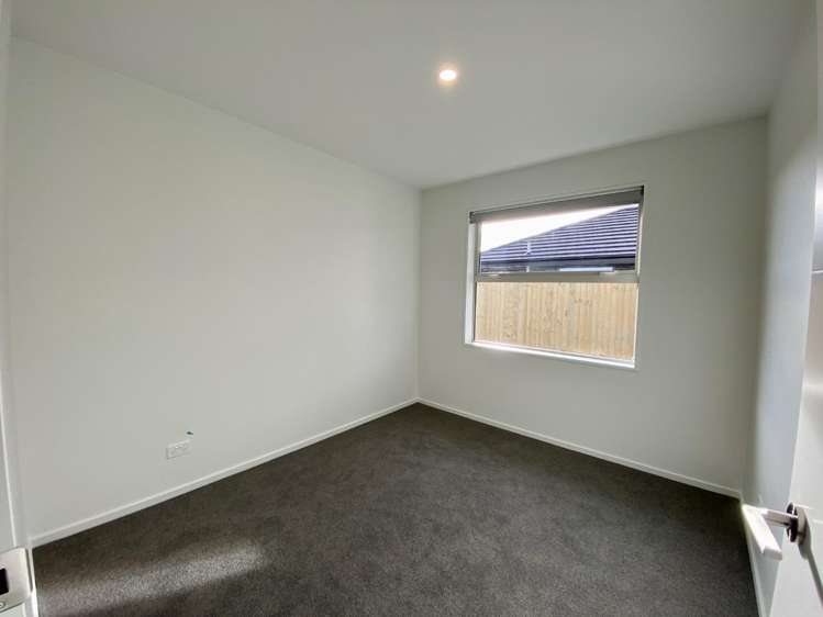 10 Accadia Drive 11103_8