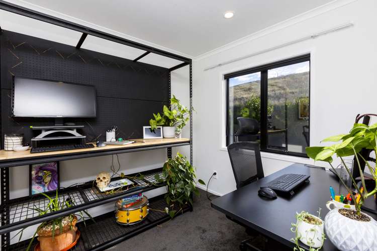 51 Percy Kinsman Crescent Riverstone Terraces_14