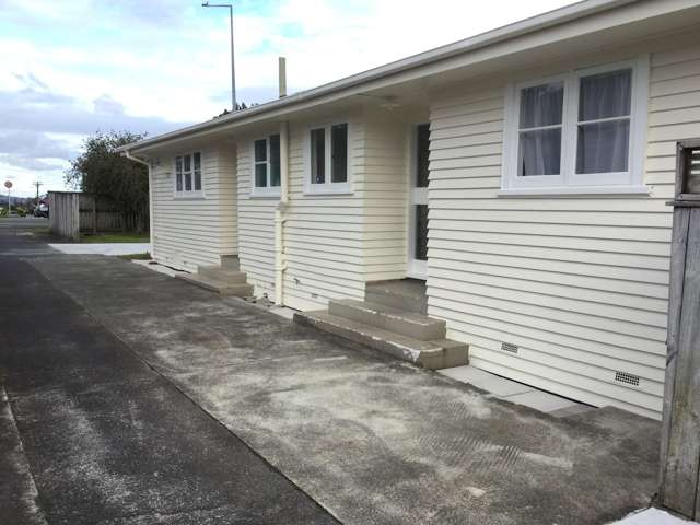 208 Te Atatu Road Te Atatu South_4