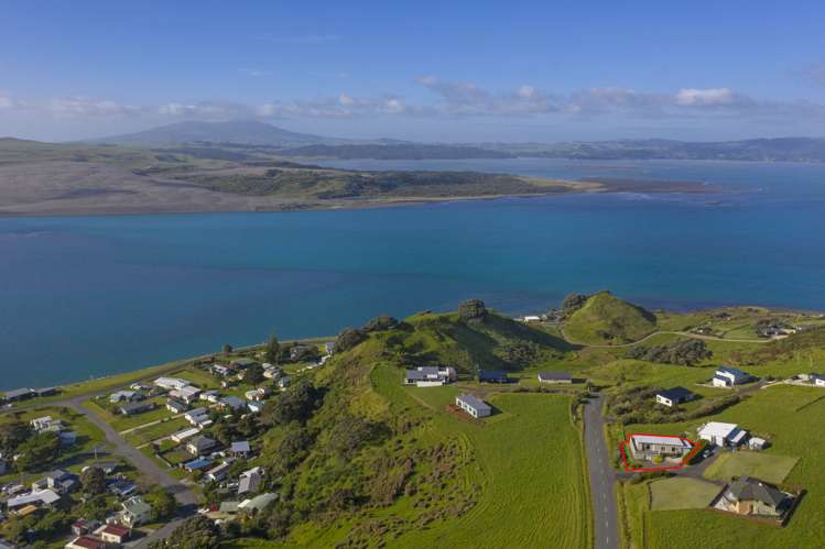 472 Maukutea Drive Kawhia_19