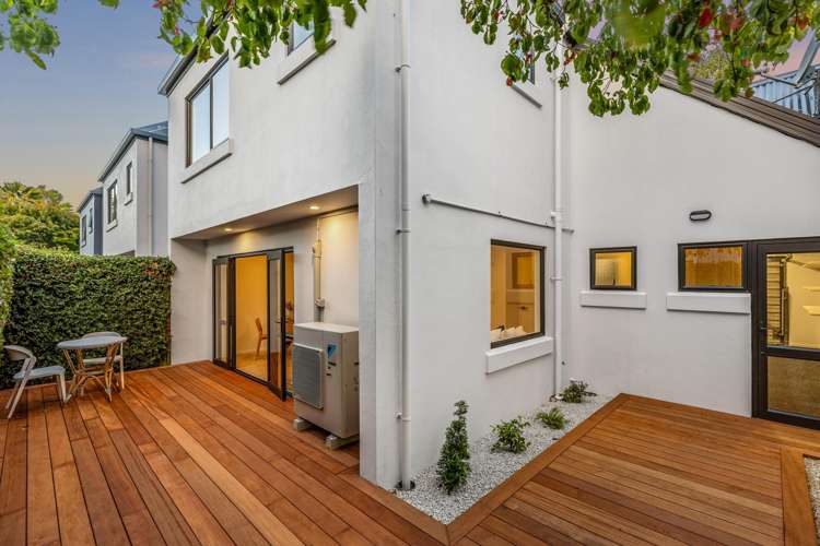 2/8 Mayfair Street Riccarton_3