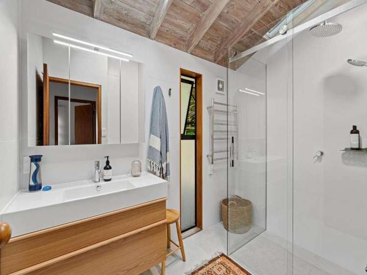 16 Pendrell Road Piha_8