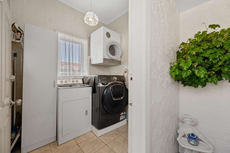 405 Willowpark Road South Akina_10