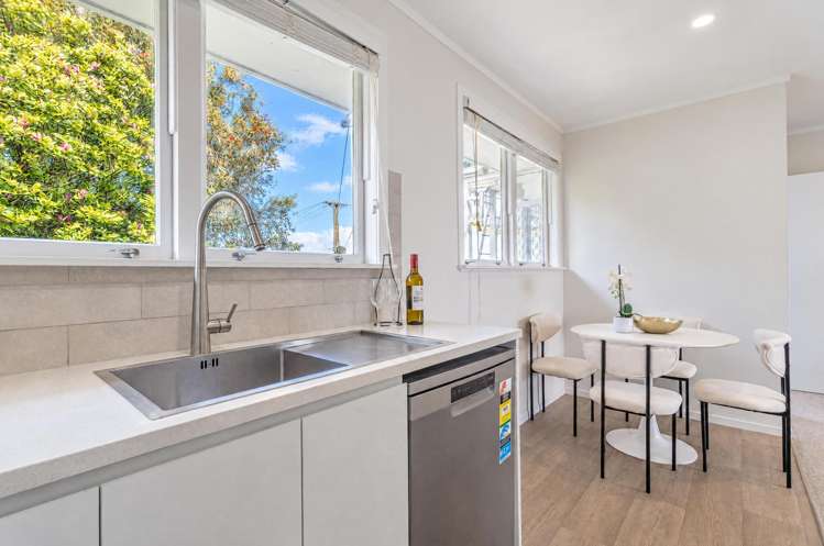 2/13A Frost Road Mount Roskill_11
