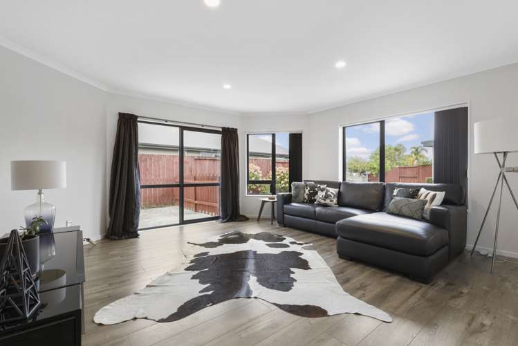 22 Whitford Place Rototuna North_0