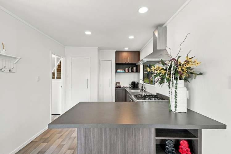 1/96 Alton Avenue Hillcrest_9