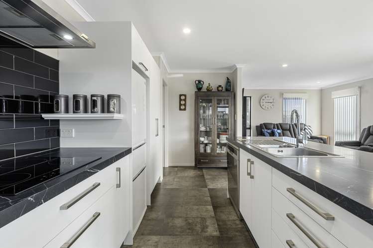 1 Belt Lane Papamoa_10