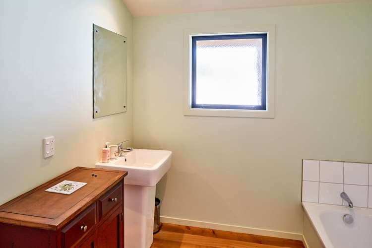 412 Flightys Road Judgeford_16