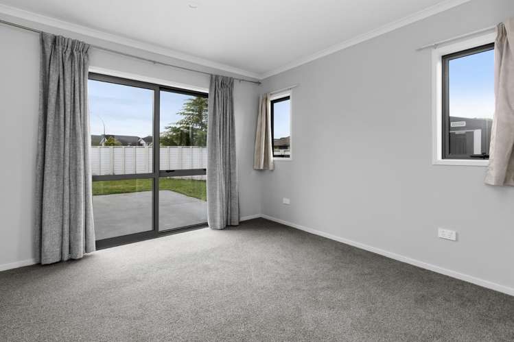 1 McCorquindale Drive 2743_16
