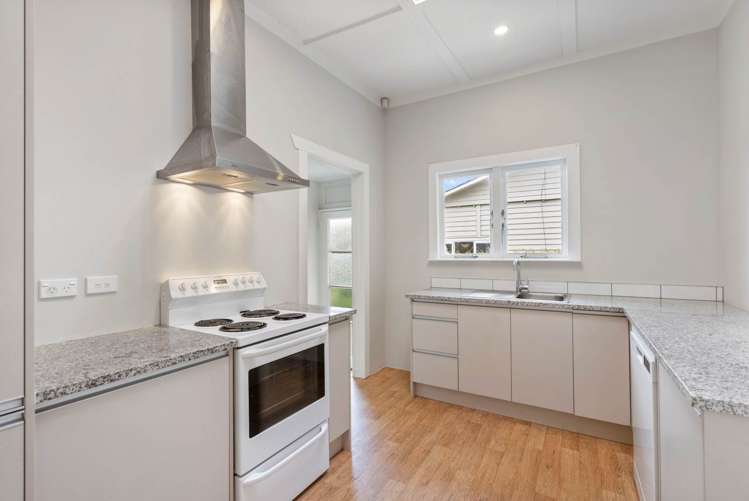 5 Riro Street Point Chevalier_10