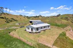 Self-sufficient family home in scenic countryside