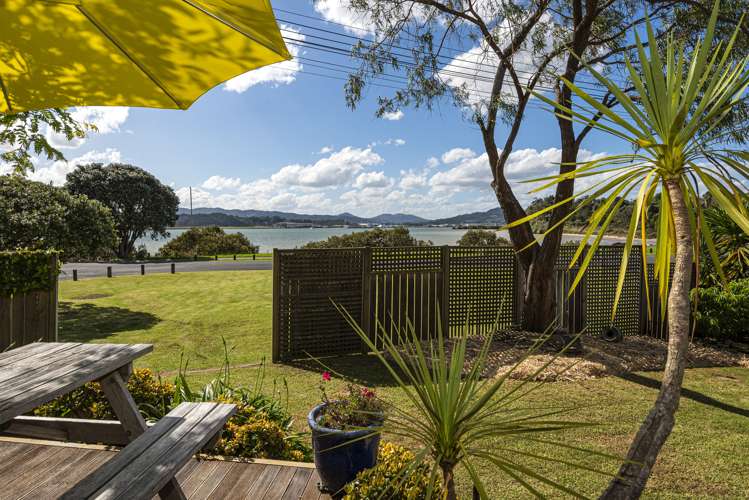 300 Beach Road Onerahi_14