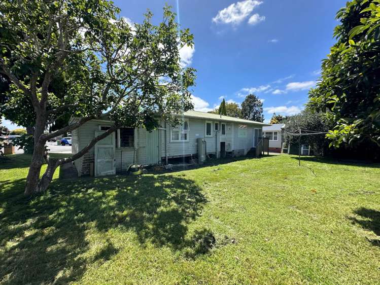 8 Lyndon Place Manurewa_10