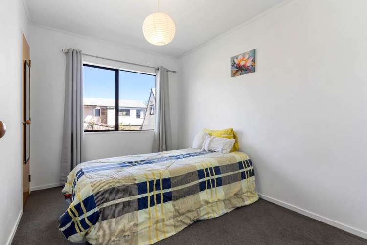 2/62 Trias Road Totara Vale_10