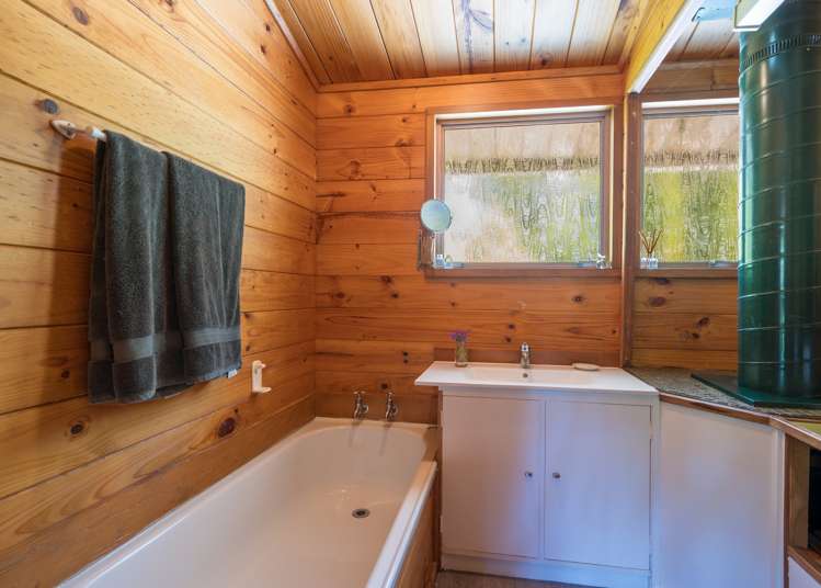 102 Lud Valley Road Hira_19