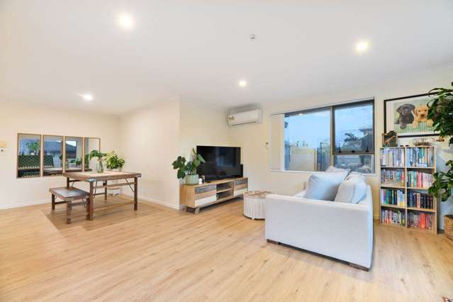 8 Woodbank Drive Glen Eden_4