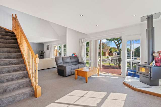 8 Evanda Crescent Conifer Grove_3